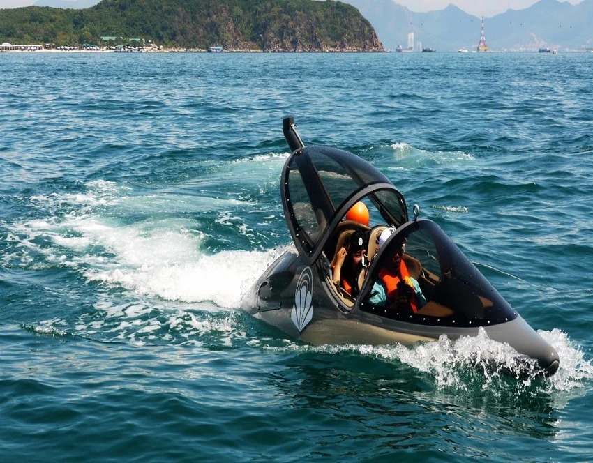 Từ 16-4, đến Nha Trang ‘cưỡi cá mập’ lướt sóng biển ảnh 3 Tàu Seabreacher 1